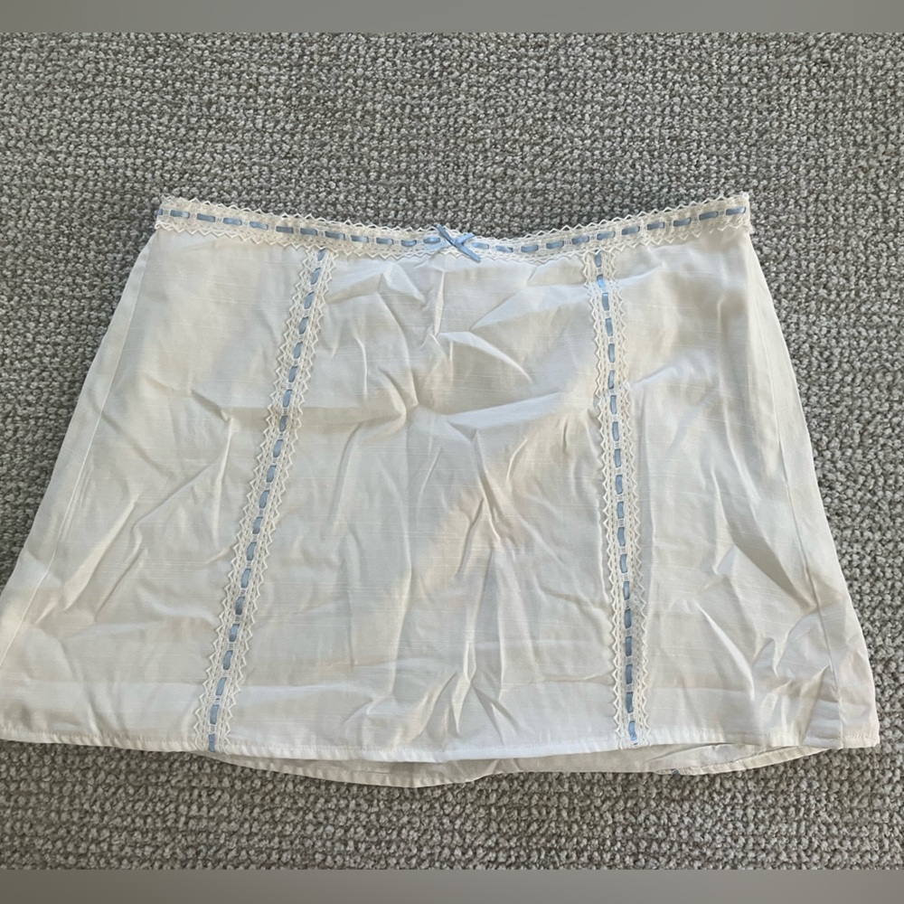 Tiger Mist White and Blue Skirt